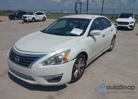2015 Nissan Altima 2.5 S from USA, damaged, VIN 1N4AL3AP1FN391640